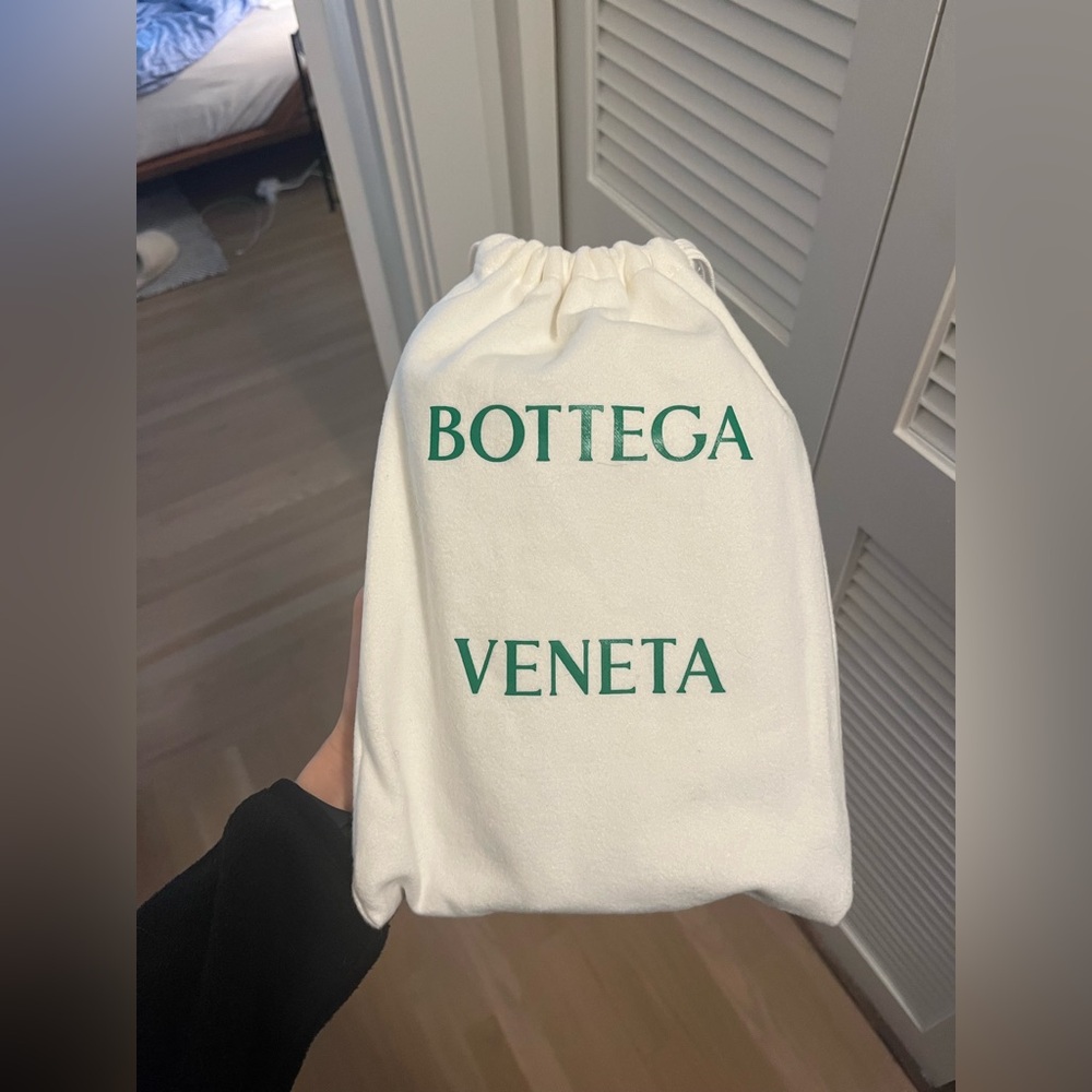 Bottega veneta wallet on a strap shoulder bag in black - Picture 7 of 12